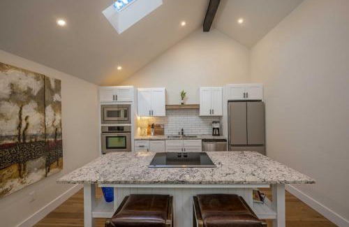 Coeur d'Alene Villa | The 208 Guest House