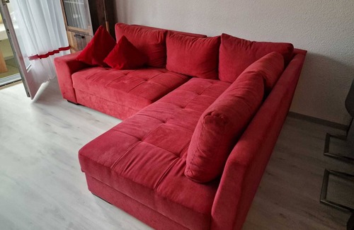 Holm Apartment | The 40 m&sup2; apartment (west side) is on the 1st floor in the house "Schleswig". It is suitable for a maximum of 4 people, ideal for a small family. In the living room of this bright and friendly apartment there is a sofa bed for 2 people.