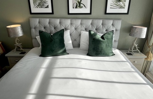 Battle Hotel | The Abbey Hotel