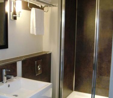 Shipley Hotel | The Abbey Lodge Hotel