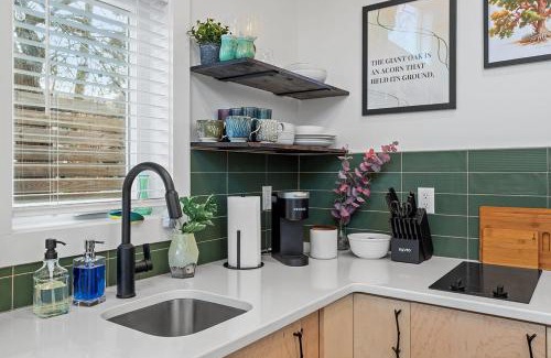 Downtown House | The Acorn - Tiny House in HISTORIC OAKWOOD