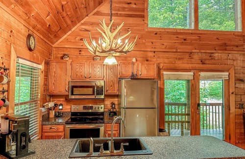 Sevierville Cabin | The Adaha Cabin rustic&cozy at Douglas Lake