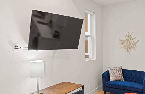 Pacific Heights Apartment | The Addison by Kasa | Conventional Queen Studio | San Francisco