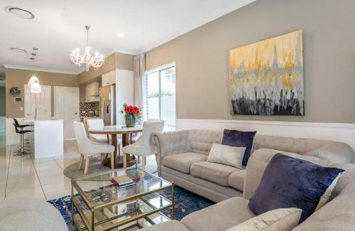 Northgate House | The Airport Stop Modern, 15min to Brisbane City