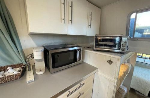 Downtown Knoxville House | The Albatross-Houseboat DT Knox