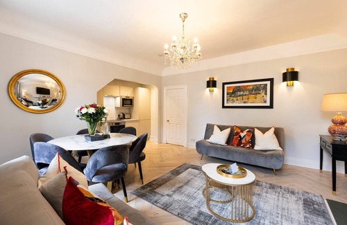 New Town Apartment | The Alexander Bain Apartment
