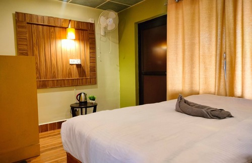 Almora Hotel | The Alpine Vista