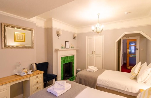 Alverstoke Hotel | The Alverbank Hotel