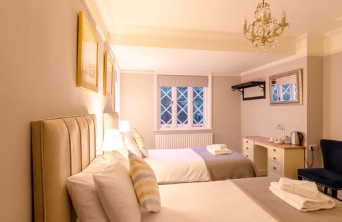 Alverstoke Hotel | The Alverbank Hotel