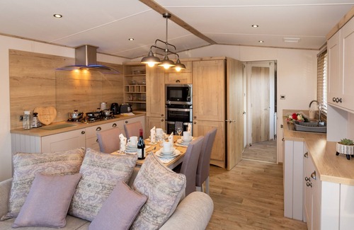 Strathkinness Cottage | The Ambleside Lodge - sleeps 4 guests in 2 bedrooms