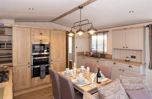 Strathkinness Cottage | The Ambleside Lodge - sleeps 4 guests in 2 bedrooms