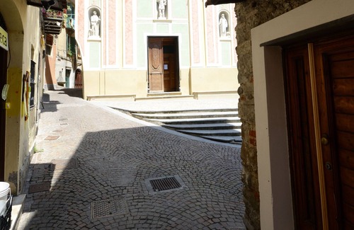 Dolceacqua Apartment | The Ancient Tower - "La Piccola"