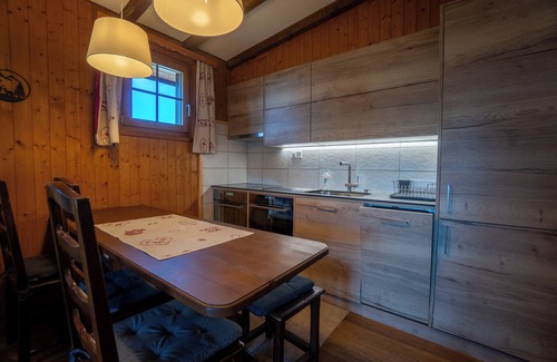 Barboleusaz Apartment | The apartment is located in La Barboleuse, approx. 150m from the Croix-de-Chaux - Gryon ski slope li
