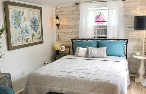 Killen Cottage | The Aquarius · Gorgeous luxury waterfront tiny home on the bluffs