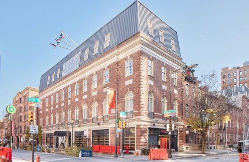 Gayborhood Apartment | The Arco powered by Sonder | Queen Room