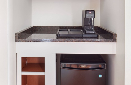 Gayborhood Apartment | The Arco powered by Sonder | King Room