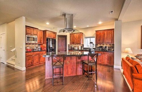 Southern Crossing House | ‘The Ark at Farewell Park,’ 20 Mi to Mt Bachelor!