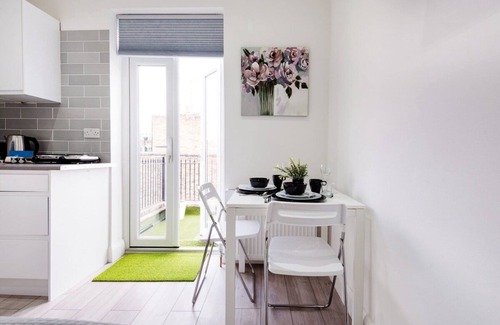 Fulham Broadway Apartment | The Armadale Road Residence II