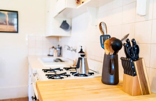 Kerrville House | The Arrow Inn - Dog Friendly!