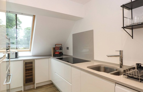 Newland Near Ulverston Cottage | THE ARTHUR SUITE STONE CROSS MANSION, family friendly in Ulverston