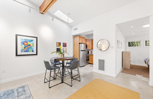 Nevada City Cottage | The Artist Studio The Artist Studio - Swanky Little Hideout