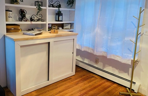 Walton Park Cottage | The Artsy Cottage-Lovely Rustic Modern by the Lake