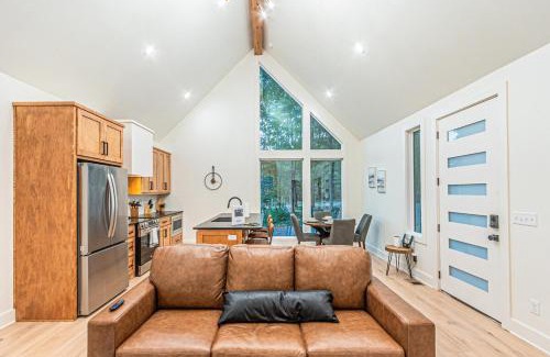 Broken Bow House | The Ash - Private Cabin with Hot Tub Oasis for Two in the Pines