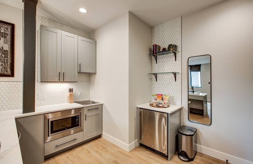 Berkeley Apartment | The Asher | Boutique Hotel | Sleeps 14 | Events