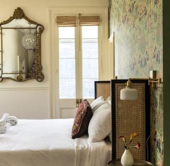 Cannonborough Elliotborough Bed & Breakfast | The Ashley Veranda King Suite with Breakfast
