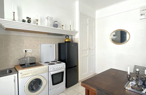 Collobrieres Apartment | The atelier, bohemian refuge with view in the heart of Collobrières