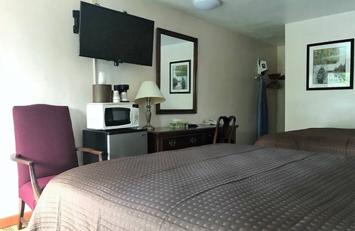 East Wareham Hotel | The Atlantic Motel