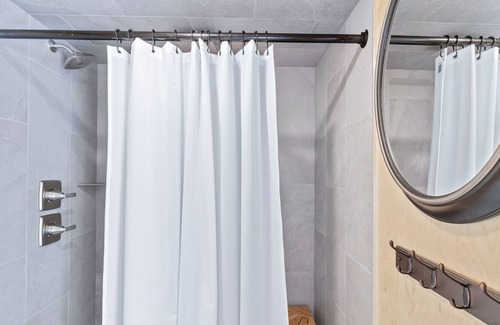 Lupton City Cabin | The Atlas Cedar Treehouse at Treetop Escapes