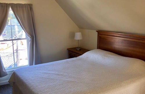 Oak Bluffs Hotel | The Attleboro House