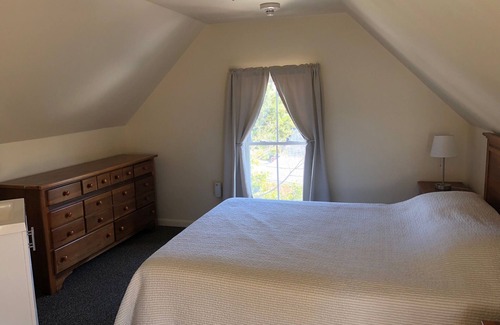 Oak Bluffs Hotel | The Attleboro House