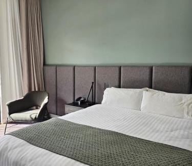 Whanganui Hotel | The Avenue