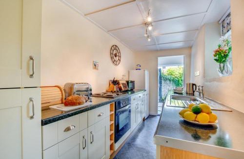 St Teath House | The Aviaries