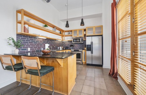 Fayetteville Condo | The Axis - Condo on Dickson St - Walk to UofA