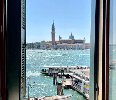 Castello Apartment | The B Collection - San Marco Riva schiavoni