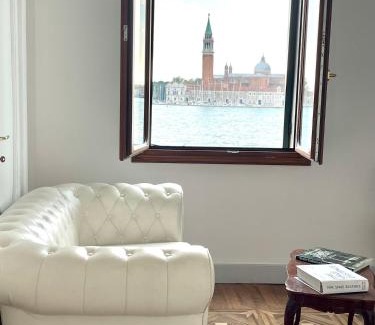 Castello Apartment | The B Collection - San Marco Riva schiavoni