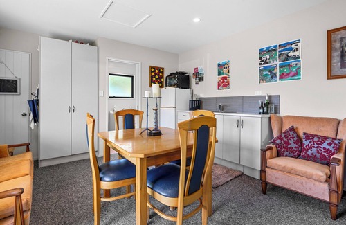 Waikuku Beach House | The Bach at Old Broadway - Waikuku Beach Retreat