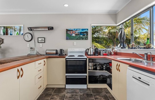 Ohope House | The Bachela - Ohope Beach Holiday Home