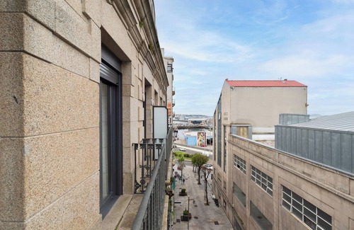 Vigo Apartment | The balcony of Berbes