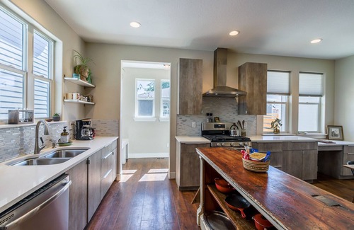 Castle Rock House | The Baldwin Bungalow Boho Charm + Hot Tub Historic Downtown Stay