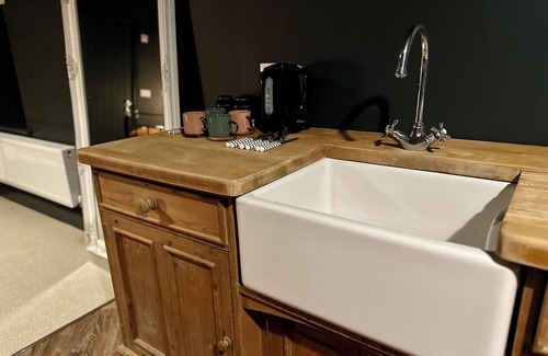 Morecambe Cottage | THE BALMORAL COACH HOUSE, family friendly in Morecambe