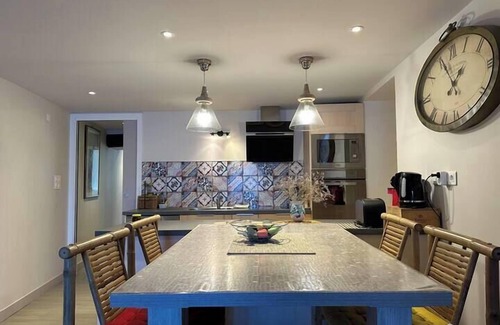 Anduze Apartment | The Bamboo Lodge with its feet in the water