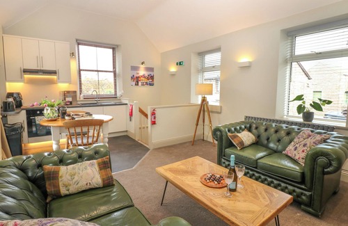 Kirkby Stephen Cottage | THE BAND ROOM, pet friendly, with open fire in Kirkby Stephen