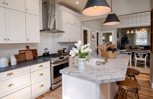 Napa House | The Banks House, Upscale 3BD/3BA Home,10 Min Walk to World Class Downtown Napa