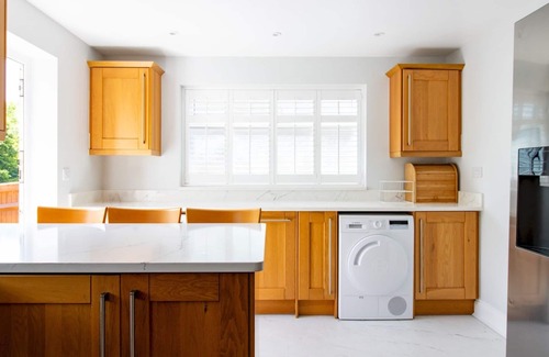 Hastings House | The Bar & Bubbles Retreat - Hot Tub & Games Room! | Pass the Keys