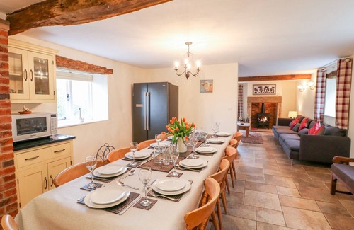 Crich Cottage | THE BARN, family friendly, with open fire in Wirksworth