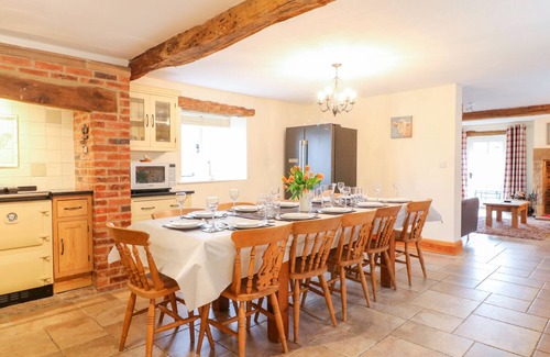 Crich Cottage | THE BARN, family friendly, with open fire in Wirksworth